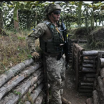 "Есть страшный сценарий": для чего Запад стягивает войска на Украину